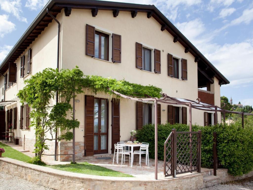 Agriturismo Il Vecchio Mandorlo Perugia Bilik gambar